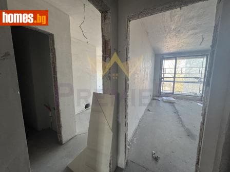 Тристаен, 121m²