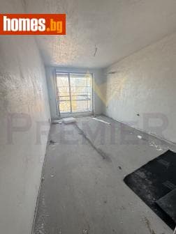 Тристаен, 121m²