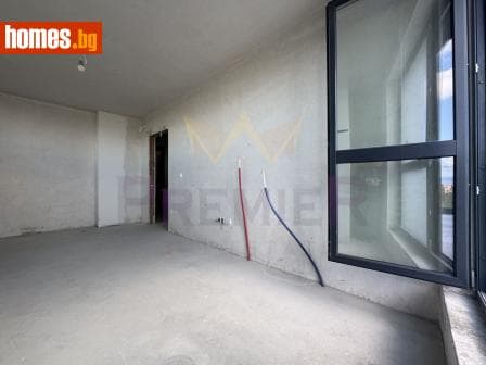 Тристаен, 126m²