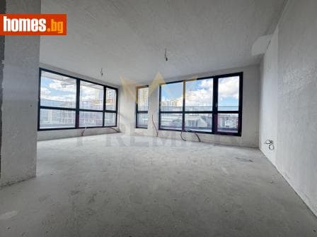 Тристаен, 126m²