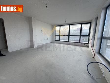 Тристаен, 126m²