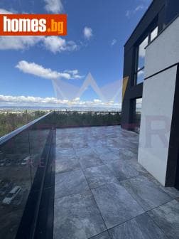 Тристаен, 126m²