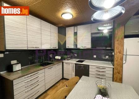 Тристаен, 80m²