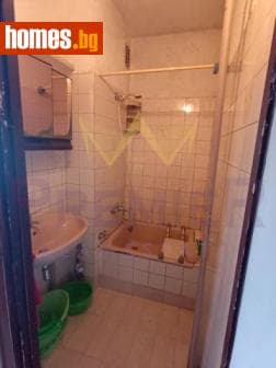 Тристаен, 76m²