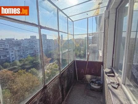 Тристаен, 76m²