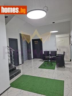 Тристаен, 97m²
