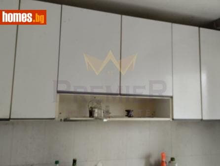 Тристаен, 78m²