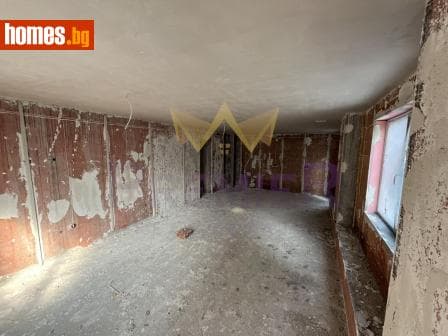 Тристаен, 134m²