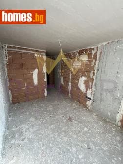 Тристаен, 134m²