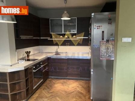 Тристаен, 110m²