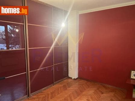 Тристаен, 110m²