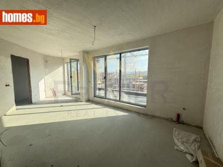 Тристаен, 122m²