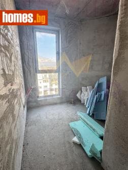 Тристаен, 122m²