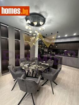 Тристаен, 128m²
