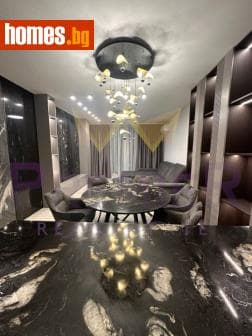 Тристаен, 128m²