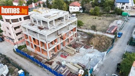 Тристаен, 96m²