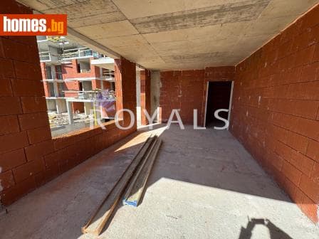 Тристаен, 101m²