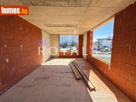 Тристаен, 101m²