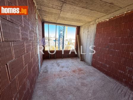 Тристаен, 101m²