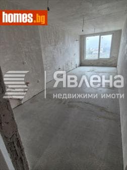 Тристаен, 105m²