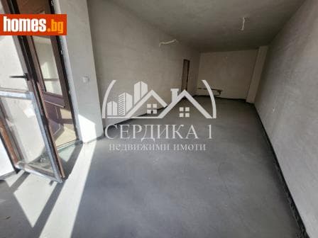 Тристаен, 105m²
