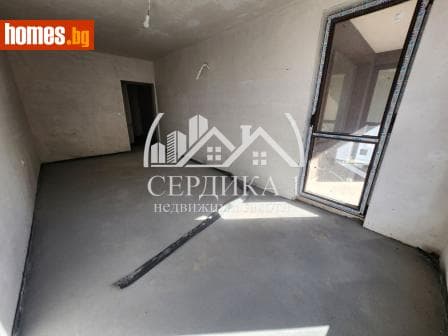 Тристаен, 105m²