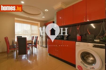 Тристаен, 86m²