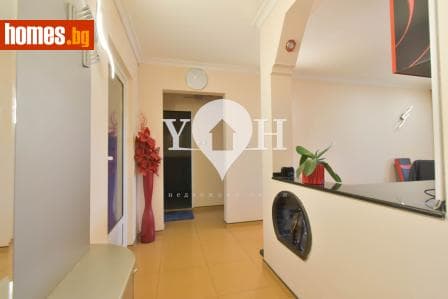 Тристаен, 86m²