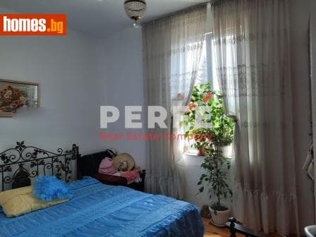 Тристаен, 80m²