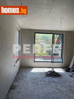 Тристаен, 147m²