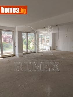 Тристаен, 141m²