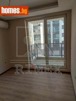 Тристаен, 110m²