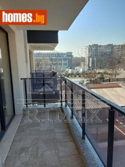 Тристаен, 110m²