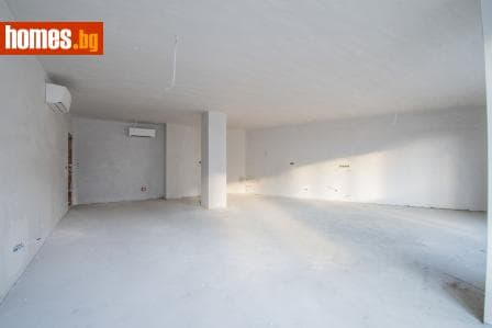 Тристаен, 167m²