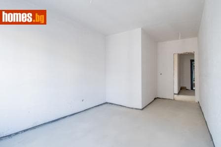 Тристаен, 132m²