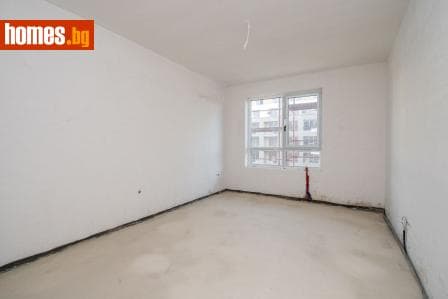 Тристаен, 132m²