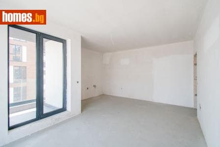 Тристаен, 112m²