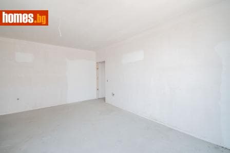 Тристаен, 112m²