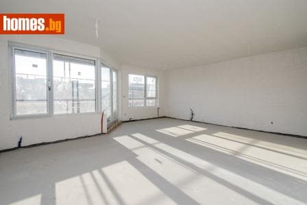 Тристаен, 132m²