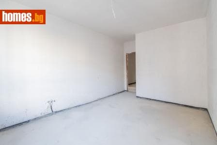 Тристаен, 132m²
