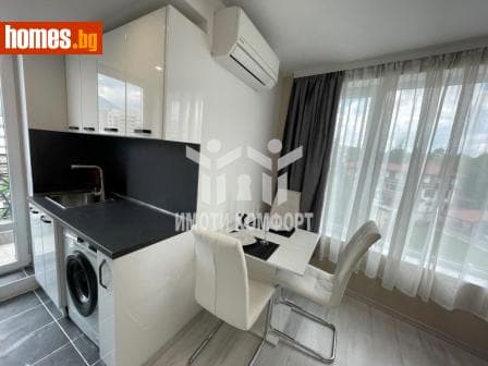 Тристаен, 85m²