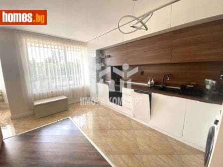 Тристаен, 110m²