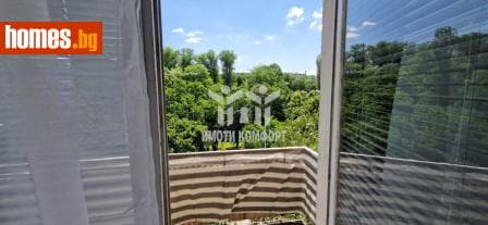 Тристаен, 80m²