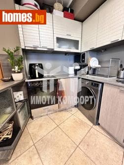 Тристаен, 104m²