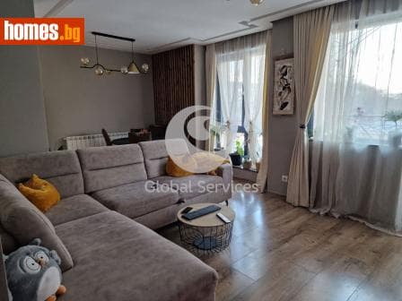 Тристаен, 114m²