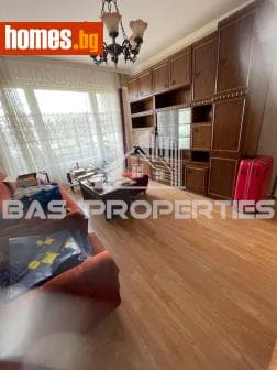 Тристаен, 85m²