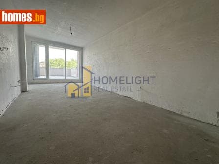Тристаен, 118m²