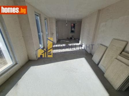 Тристаен, 107m²