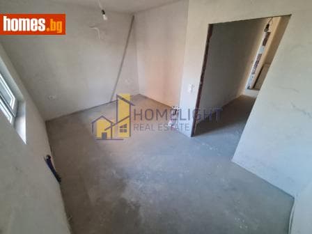 Тристаен, 107m²