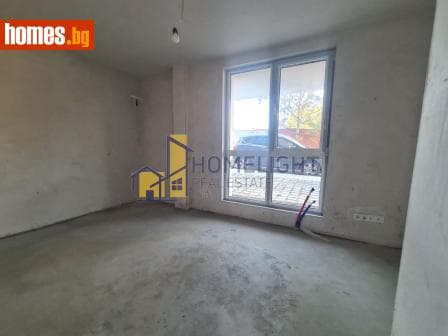 Тристаен, 107m²